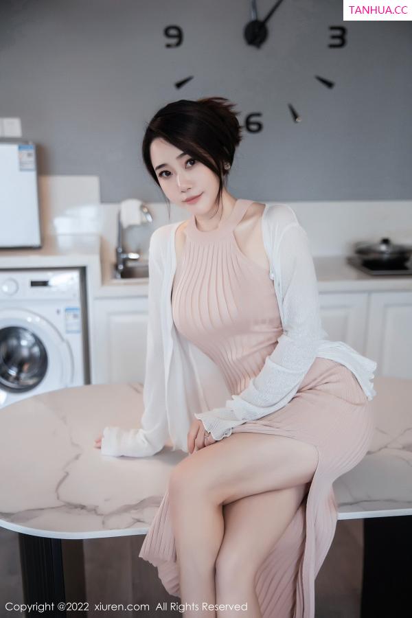   [XiuRen]高清写真图 2022.12.30 No.6066 严利娅Yuliya 丰腴美臀第13张图片
